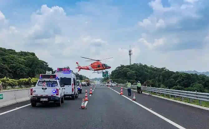 托克逊高速公路汽车救援案例